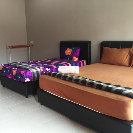 Harmony Guesthouse Sdn Bhd Padang Mat Sirat Luaran gambar